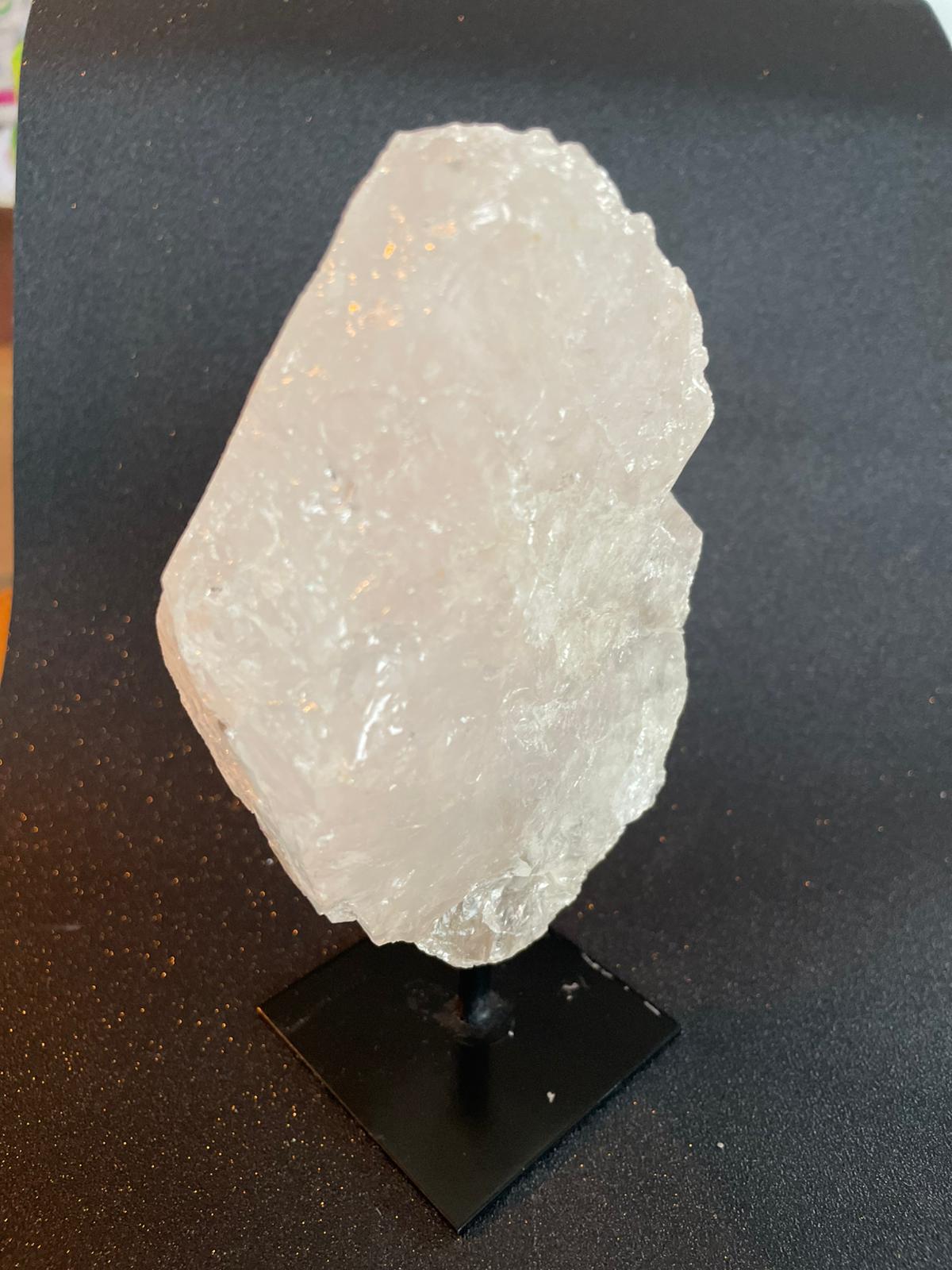 Bergkristal op standaard