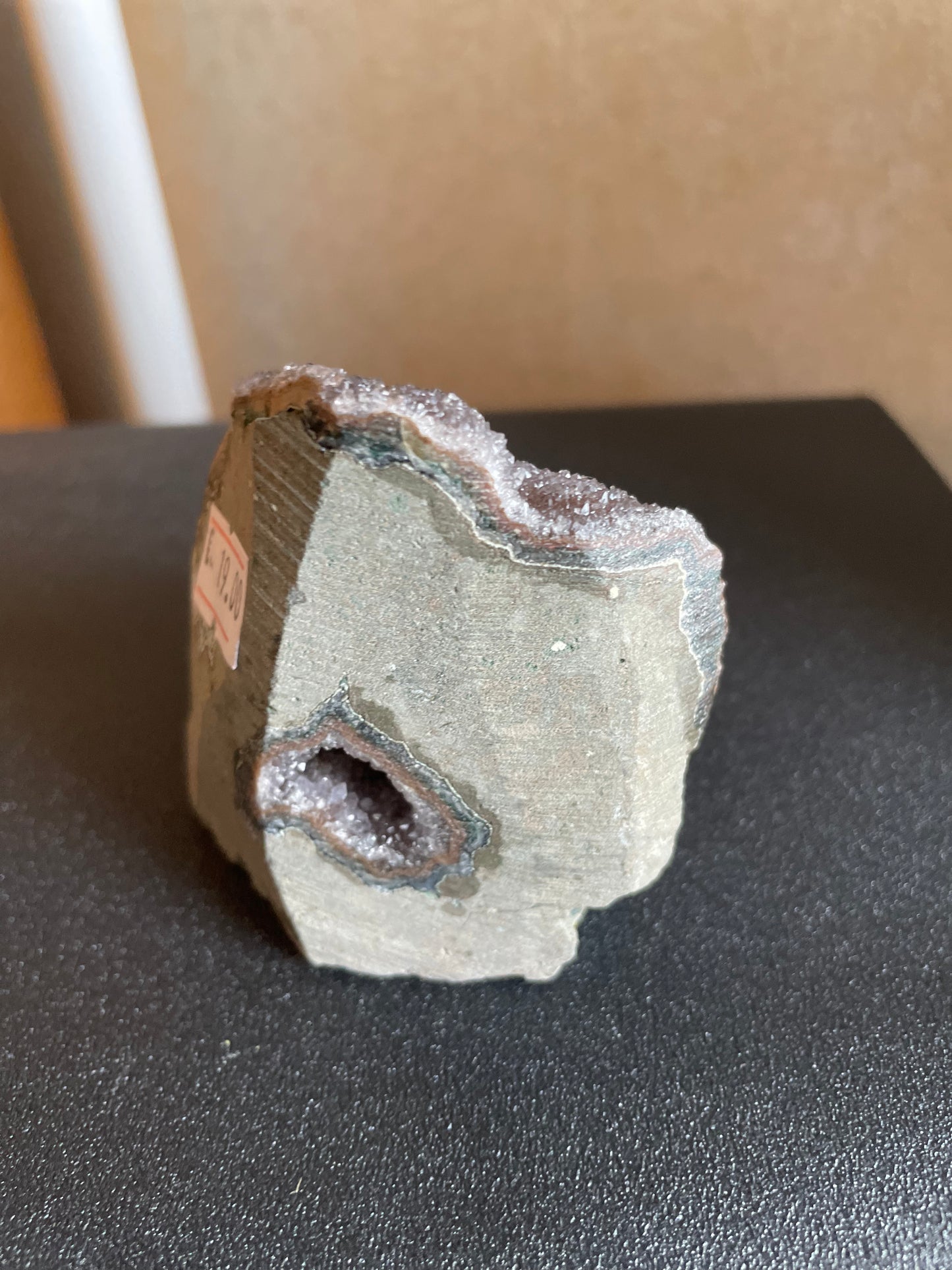 Amethist met grot